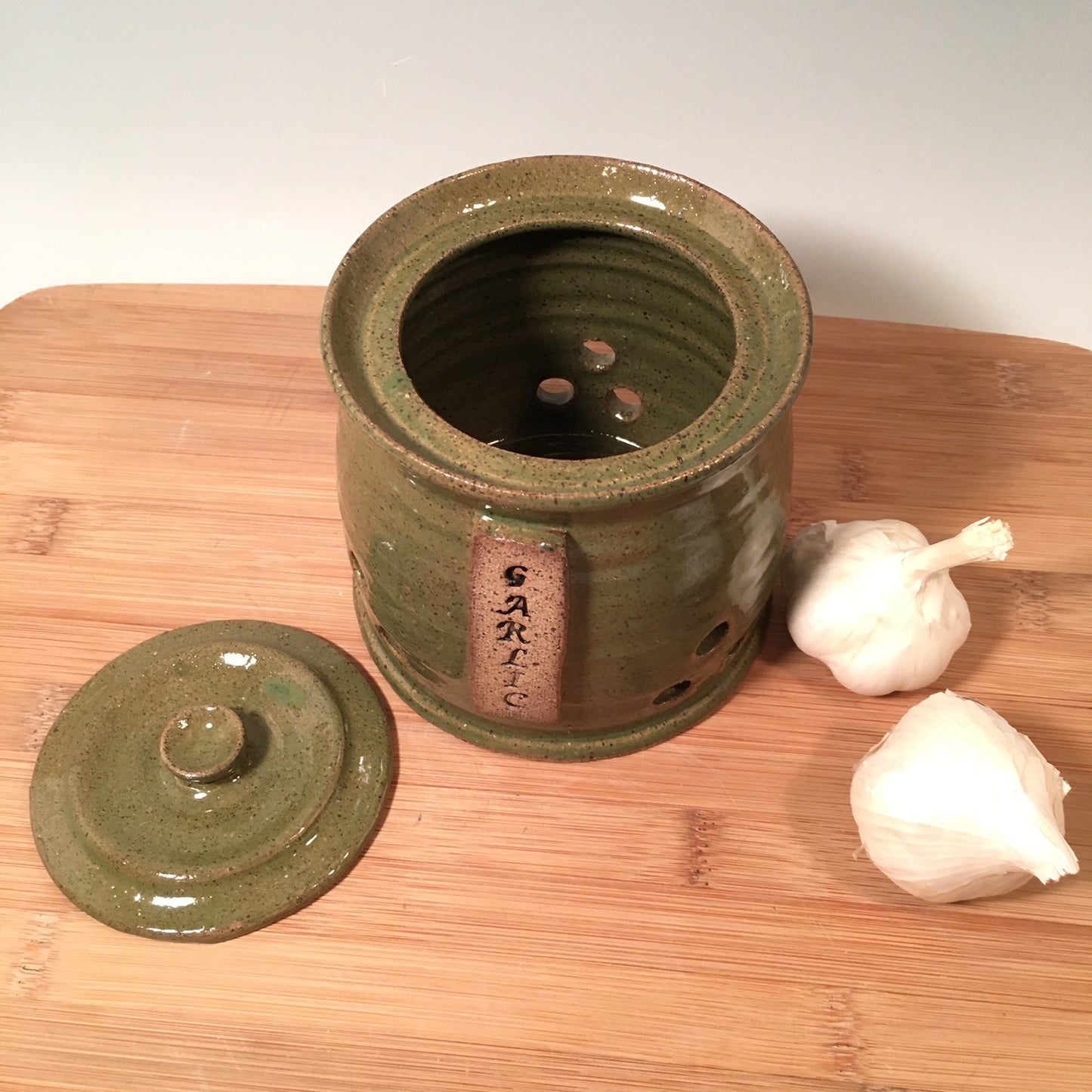 Garlic jar / garlic storage canister